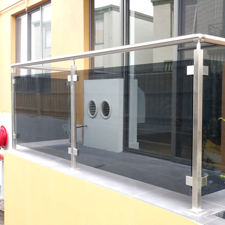 square shape tempered glass railing