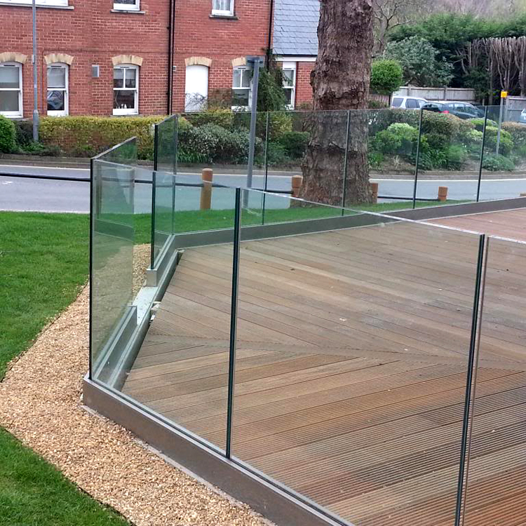 U channel frameless glass balustrade